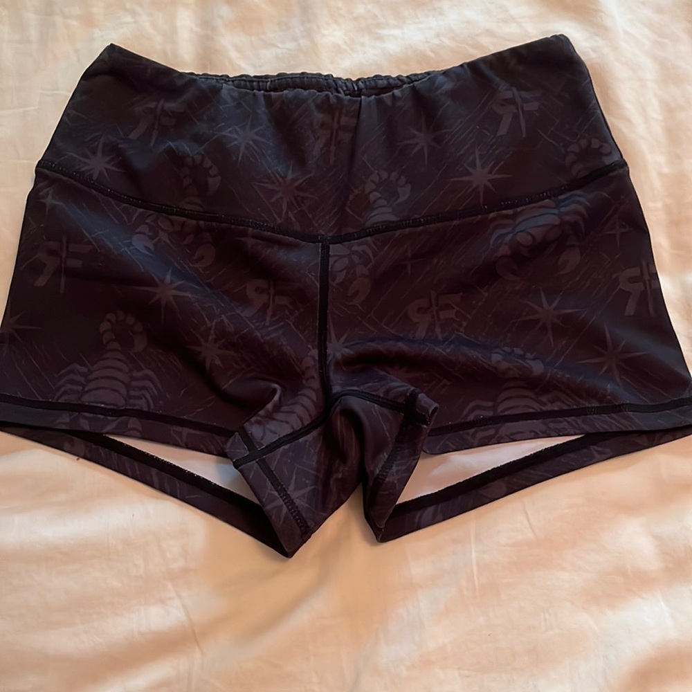 GUC xs Rokfit booty shorts